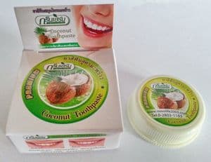 ЗУБНАЯ ПАСТА (HERBAL GLOVE - COCONUT TOOTHPASTE) - ОРГАНИЧЕСКАЯ ОТБЕЛИВАЮЩАЯ, С ЭКСТРАКТОМ КОКОСА И МЯТЫ - 10 ГР. ТАИЛАНД.